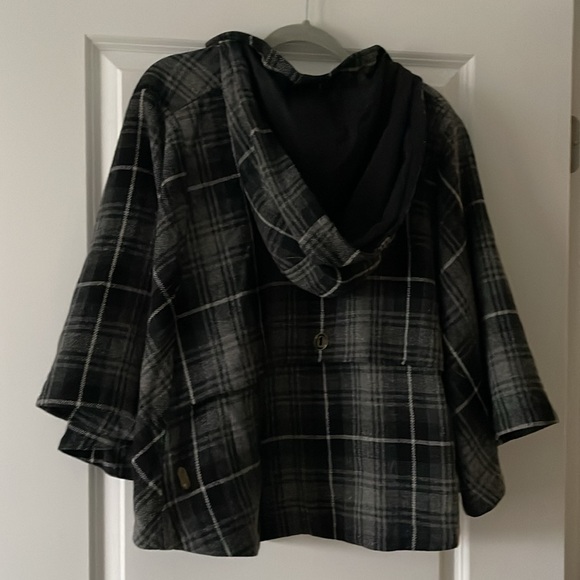 Joie Cape Poncho ASO Blair Waldorf - Picture 3 of 5